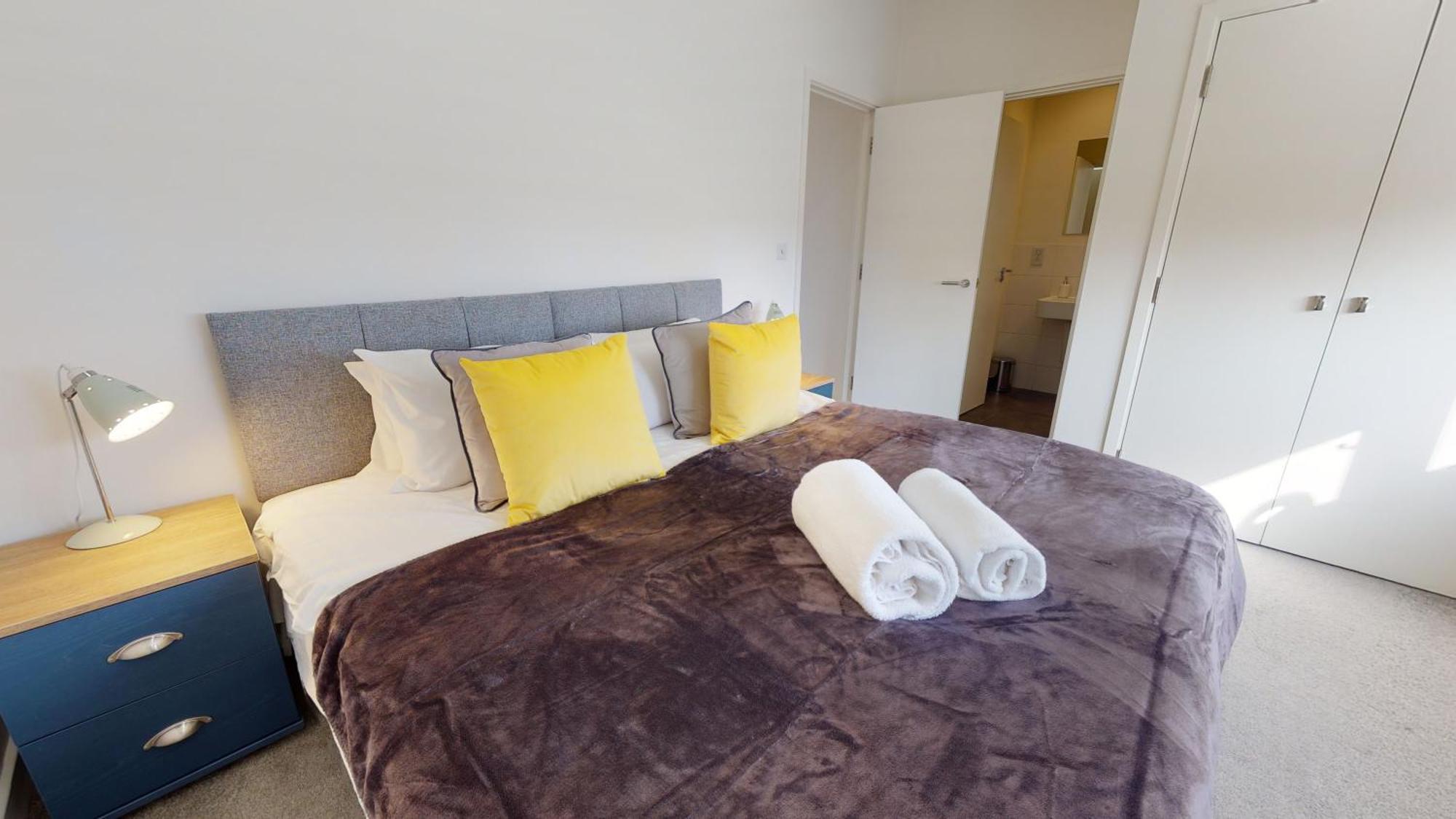 Luxury Apartment - Town Centre North Стивънидж Екстериор снимка