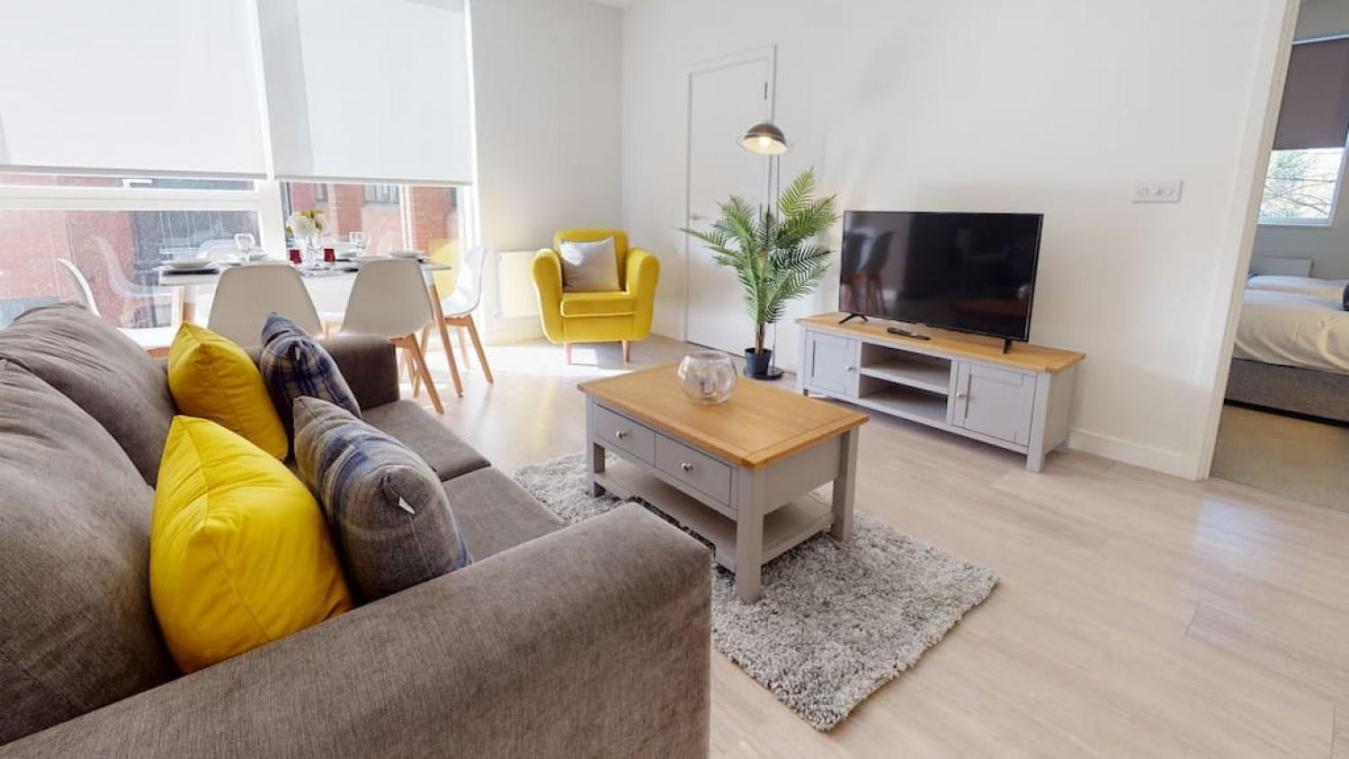 Luxury Apartment - Town Centre North Стивънидж Екстериор снимка